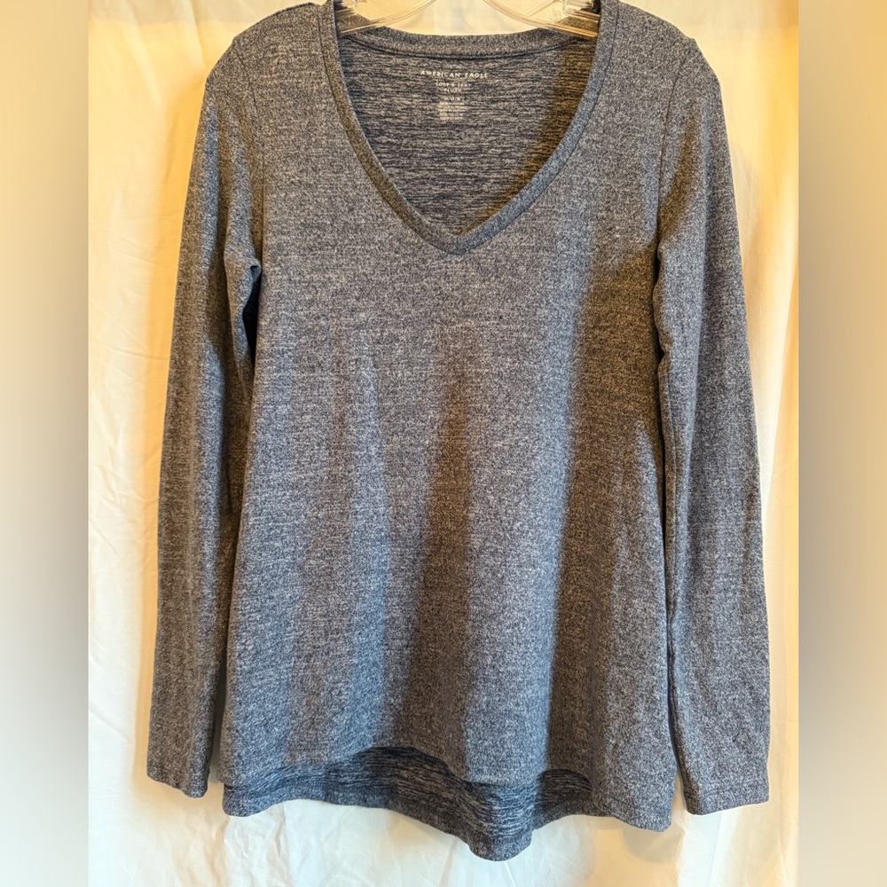 Women's American Eagle Gray V-Neck Long Sleeve Top